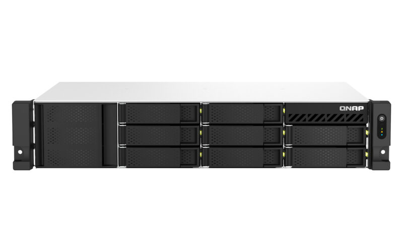 QNAP TS-864EU-8G server NAS e di archiviazione Armadio (2U) Intel® Celeron® 8 GB DDR4 0 TB QNAP Turbo System Nero immagine principale QNAP TS-873AEU-4G server NAS e di archiviazione Armadio (2U) Ryzen Embedded V1500B 4 GB DDR4 0 TB QuTS hero Nero