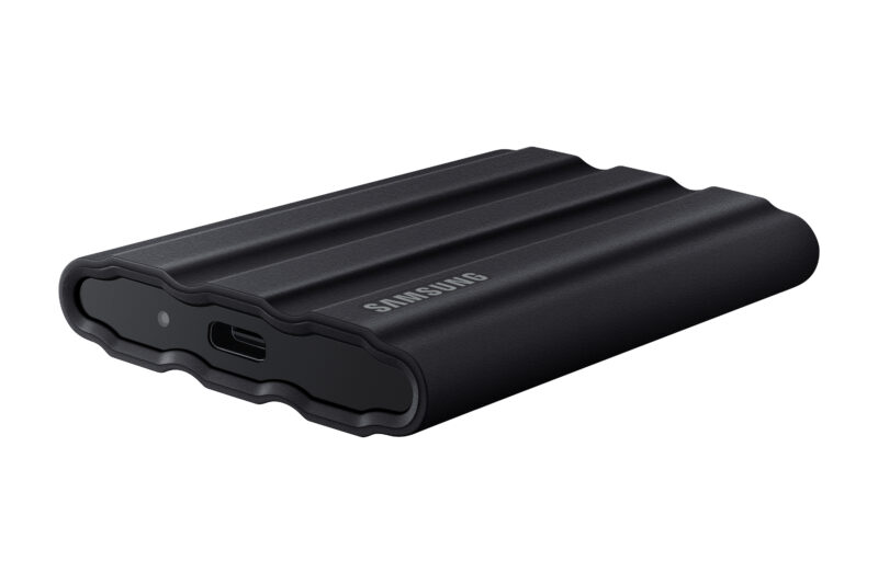 Samsung Portable SSD T7 Shield USB 3.2 4TB immagine gallery 6 Samsung Portable SSD T7 Shield USB 3.2 4TB