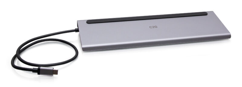 C2G USB-C Docking Station a triplo schermo 10-in-1 con HDMI, DisplayPort, VGA, Ethernet, USB, lettore di schede SD, audio da 3,5 mm e erogazione di potenza fino a 100 W - 4K 30 Hz