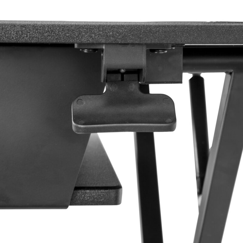 StarTech.com Standing desk per due monitor con vassoio per tastiera - Convertitore per scrivania regolabile in altezza - Ampia superficie - Scrivania ergonomica sit-stand - Pre-assemblato immagine gallery 5 StarTech.com Standing desk per due monitor con vassoio per tastiera - Convertitore per scrivania regolabile in altezza - Ampia superficie - Scrivania ergonomica sit-stand - Pre-assemblato