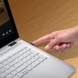 Kensington Chiavetta con lettore di impronte digitali VeriMark™ - Designed for Surface