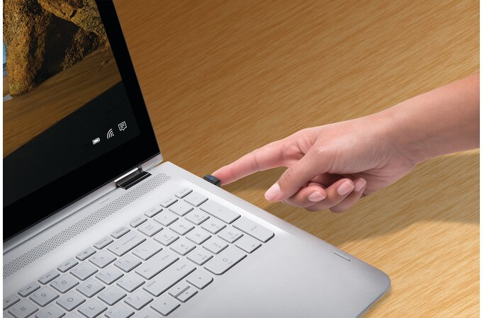 Kensington Chiavetta con lettore di impronte digitali VeriMark™ - Designed for Surface