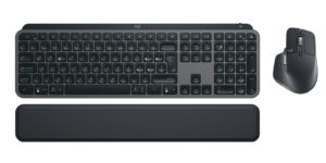 Logitech MX Keys Combo for Business | Gen 2, Tastiera e Mouse Wireless Full Size, con Poggiapolsi, Bluetooth , Logi Bolt, Clic Silenziosi, Windows/Mac/Chrome/Linux immagine principale Logitech MX Keys Combo for Business | Gen 2, Tastiera e Mouse Wireless Full Size, con Poggiapolsi, Bluetooth , Logi Bolt, Clic Silenziosi, Windows/Mac/Chrome/Linux