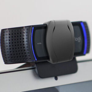 Logitech C920S HD Pro Webcam, Videochiamata Full HD 1080p/30fps, Audio Stereo ‎Chiaro, ‎Correzione Luce HD, Privacy Shutter, Per Skype, Zoom, FaceTime, Hangouts, ‎‎PC/Mac/Laptop/Tablet/XBox‎, Nero