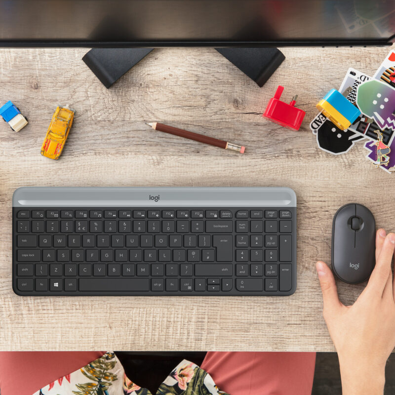 Logitech 920-009204 tastiera Mouse incluso Universale RF Wireless QWERTY US International Grafite immagine gallery 2 Logitech 920-009192 tastiera Mouse incluso Universale RF Wireless QWERTZ Svizzere Grafite