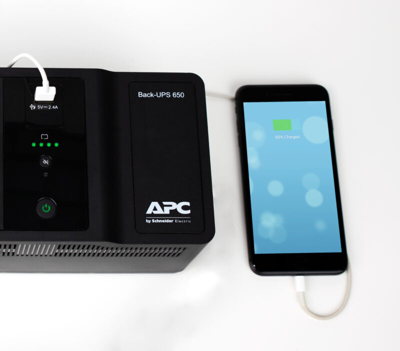 APC Back-UPS 650VA 230V 1 USB charging port - (Offline-) USV gruppo di continuità (UPS) Standby (Offline) 0,65 kVA 400 W 8 presa(e) AC immagine gallery 6 APC Back-UPS 650VA 230V 1 USB charging port - (Offline-) USV gruppo di continuità (UPS) Standby (Offline) 0,65 kVA 400 W 8 presa(e) AC