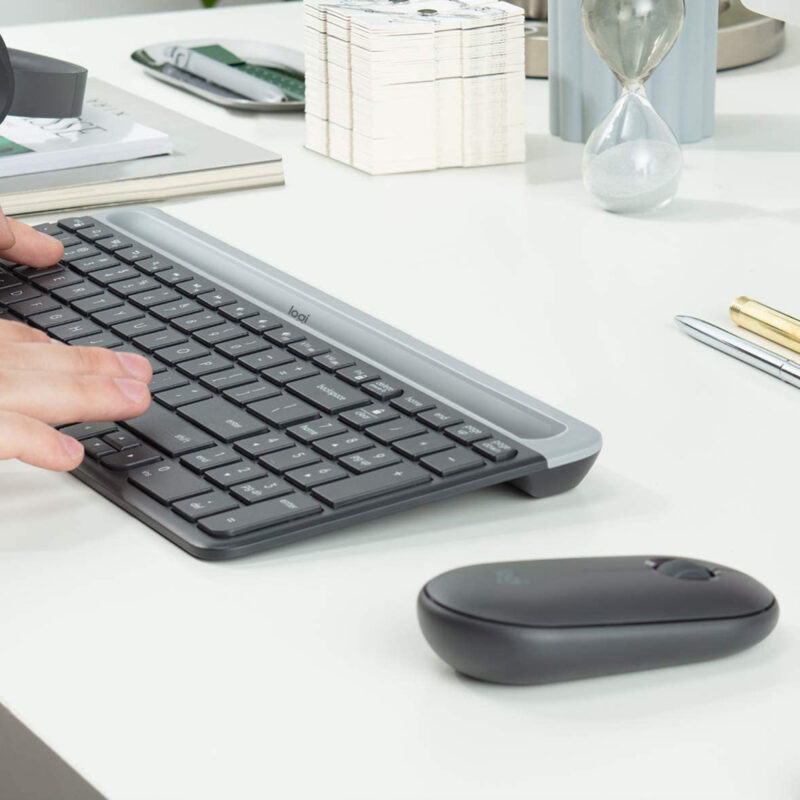 Logitech 920-009192 tastiera Mouse incluso Universale RF Wireless QWERTZ Svizzere Grafite immagine gallery 3 Logitech 920-009192 tastiera Mouse incluso Universale RF Wireless QWERTZ Svizzere Grafite