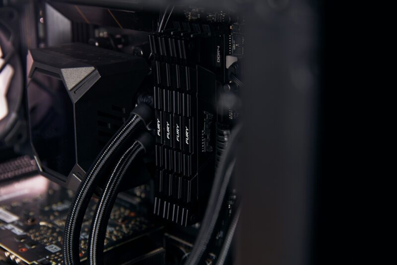 Kingston Technology FURY 32GB 3200MT/s DDR4 CL16 DIMM Renegade Black