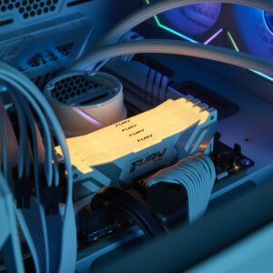 Kingston Technology FURY 32GB 6400MT/s DDR5 CL32 DIMM (Kit da 2) Renegade RGB Bianco XMP