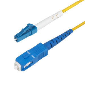 StarTech.com Cavo in fibra ottica simplex monomodale OS2 da LC a SC (UPC) da 3m, 9/125µm, 40G/100G, Insensibile alla piegatura, Bassa perdita di inserzione, Cavo patch in fibra LSZH immagine principale StarTech.com Cavo in fibra ottica simplex monomodale OS2 da LC a SC (UPC) da 2m, 9/125µm, 40G/100G, Insensibile alla piegatura, Bassa perdita di inserzione, Cavo patch in fibra LSZH