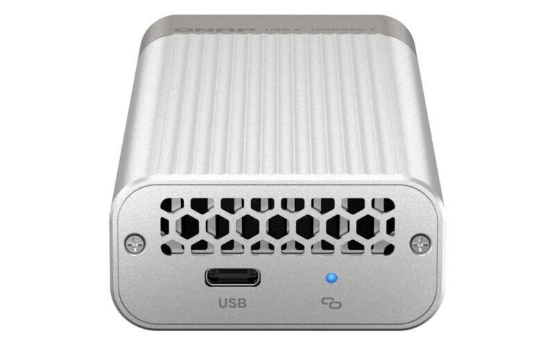 QNAP USB 4 Type-C to 1 x 10GBASE-T Network Ad Ethernet 10000 Mbit/s