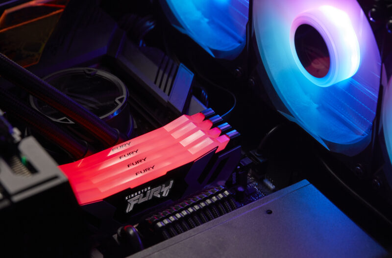 Kingston Technology FURY 32GB 6400MT/s DDR5 CL32 DIMM (Kit da 2) Renegade RGB