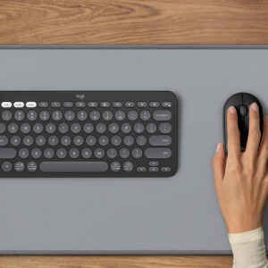 Logitech 920-012221 tastiera Mouse incluso Universale RF senza fili + Bluetooth QWERTY Italiano Grafite