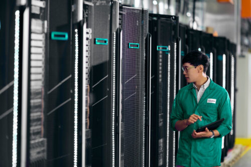 HPE ProLiant DL345 Gen11 8SFF x1 Primary Box 2/3 Tri-Mode Cable Kit immagine principale HPE Aruba Networking PD-9501-5GCO-AC 60W 802.3bt Smart Rate Otdr Surge Protection Midspan Injector