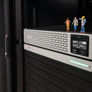 APC SMART-UPS SRT LI-ION 3000VA RM ACCS gruppo di continuità (UPS) Doppia conversione (online) 3 kVA 2700 W 8 presa(e) AC